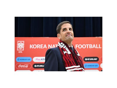 모레노 감독 대표팀 선수들 테스트 계속 중